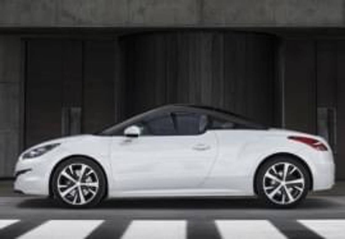 Peugeot RCZ ze strany