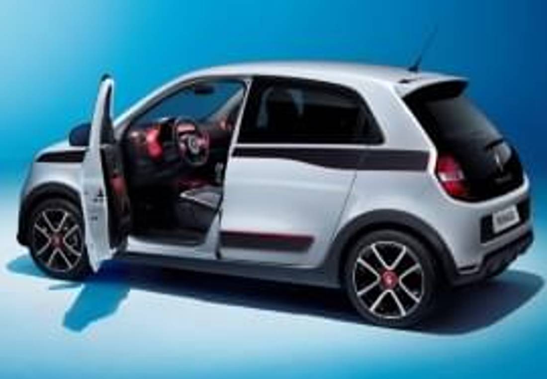 Renault Twingo s otevřenými dveřmi