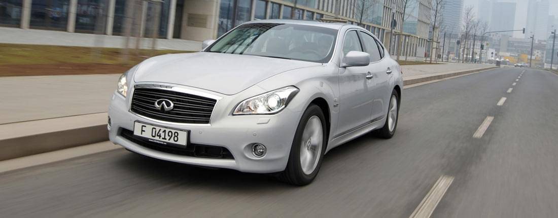 infiniti-m35h-l-01