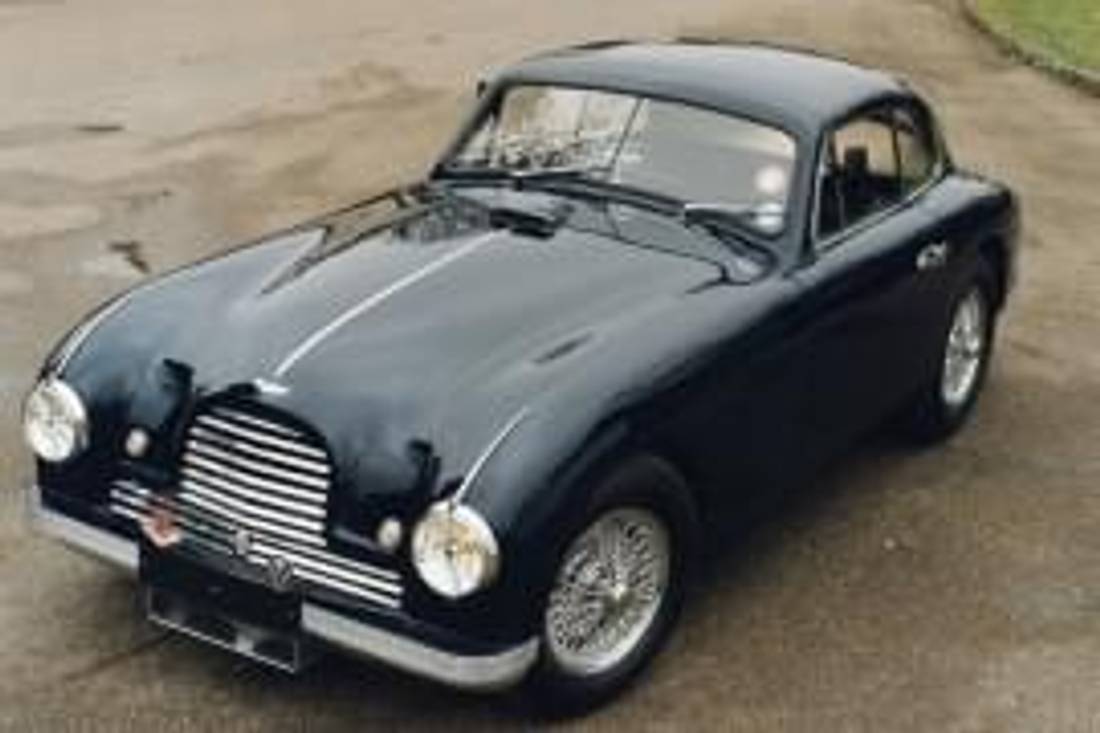 Aston Martin DB2 pohled zapředu