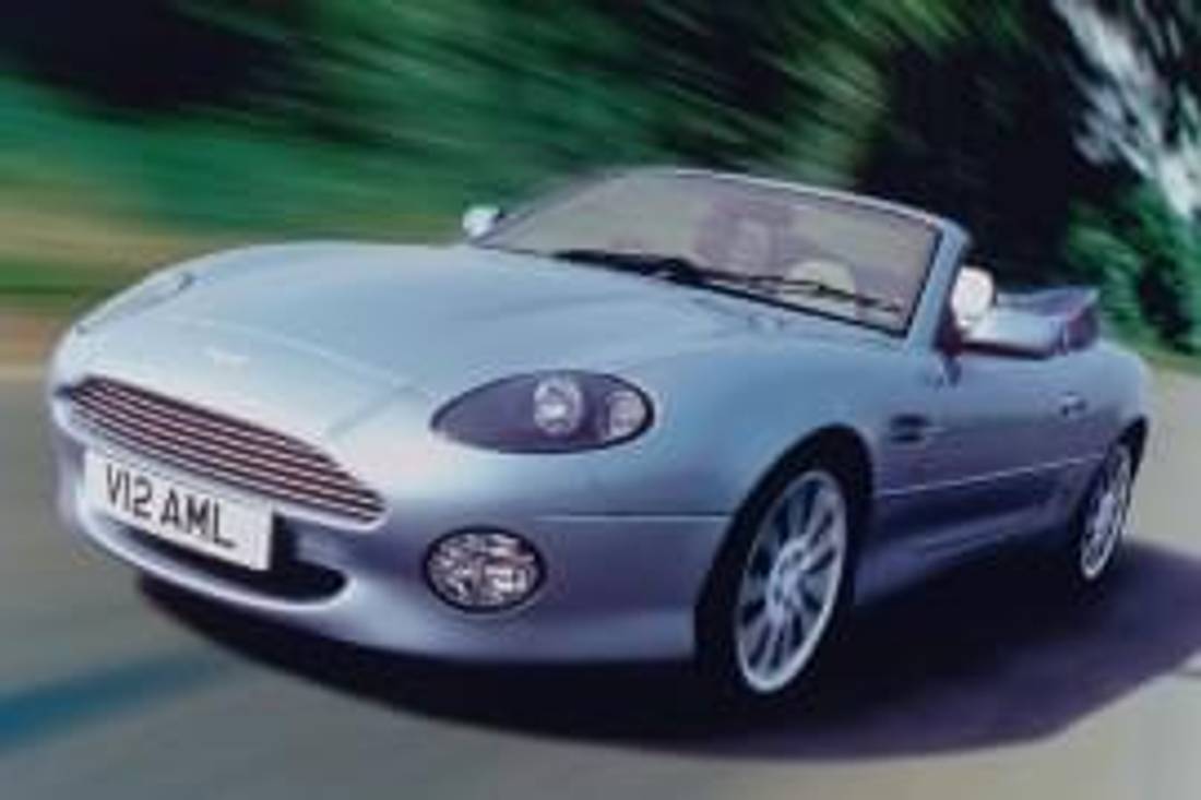 Aston Martin DB7 pohled zepředu