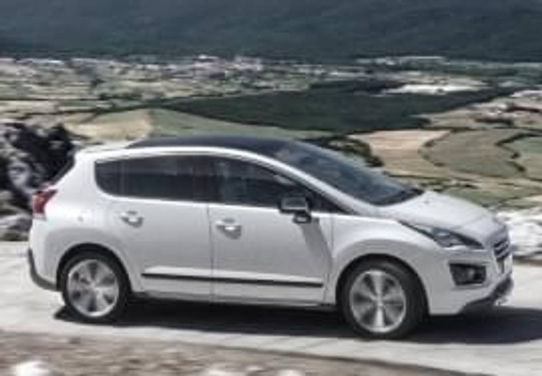 Peugeot 3008 ze strany