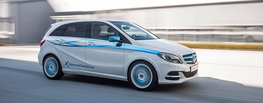 mercedes-benz-b-200-l-01